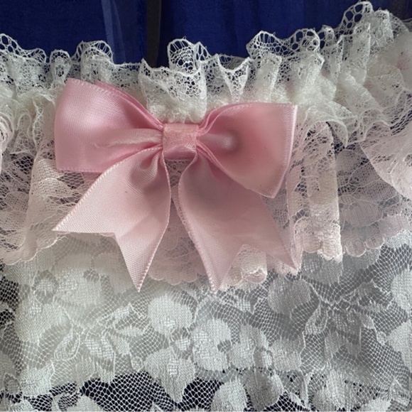 XXL White Burlesque style 6 Strap Garter Belt with beautiful pink lace & Roses - Picture 7 of 10